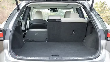 लेक्सस आरएक्स् बूटस्पेस पीछे की स्प्लिट सीट मुड़ी हुई