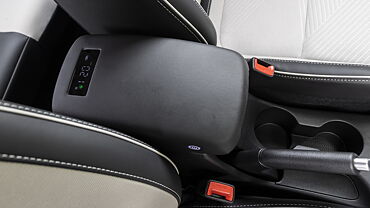 Hyundai Venue CD Drive in Glove Box