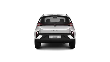 टाटा नेक्सन पीछे का व्यू