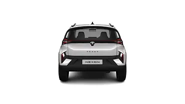 टाटा नेक्सन पीछे का व्यू