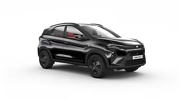 टाटा नेक्सन ठीक सामने तीन चौथाई