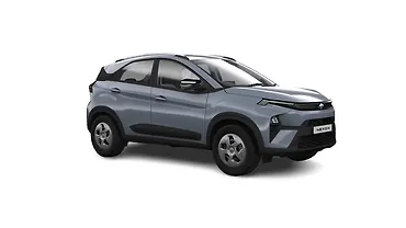 टाटा नेक्सन ठीक सामने तीन चौथाई