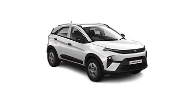 टाटा नेक्सन ठीक सामने तीन चौथाई