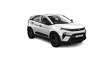 टाटा नेक्सन ठीक सामने तीन चौथाई