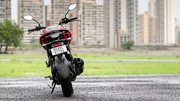 Yamaha FZS FI V4 Rear View
