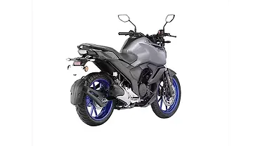Yamaha FZS FI V4 Right Rear Three Quarter
