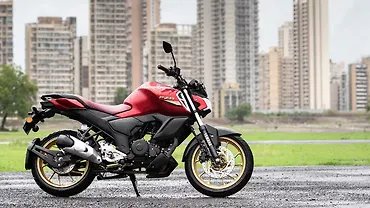 Yamaha FZS FI V4 Right Side View