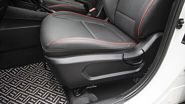 Hyundai Venue N Line Seat Adjustment Manual for Front Passenger