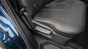 Maruti Suzuki Invicto Second Row Seat Adjustment Manual