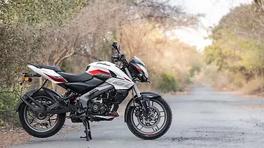 Bajaj Pulsar NS160 Right Side View