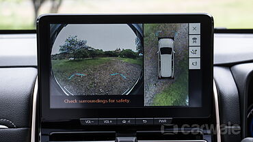 Maruti Suzuki Invicto 360-Degree Camera Control
