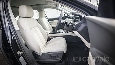 Audi Q8 e-tron Front Row Seats