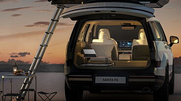 Hyundai New Santa Fe Bootspace