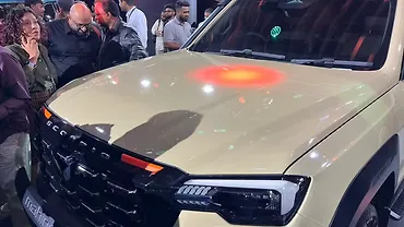 Mahindra Scorpio Lifestyler Closed Hood/Bonnet Mahindra Scorpio Lifestyler Closed Hood/Bonnet