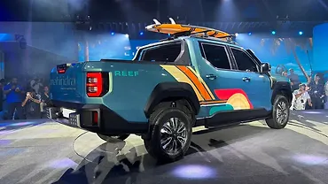 Mahindra Scorpio Lifestyler Right Rear Three Quarter Mahindra Scorpio Lifestyler Right Rear Three Quarter
