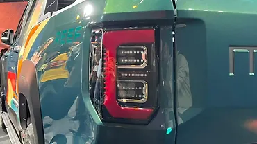 Mahindra Scorpio Lifestyler Tail Light/Tail Lamp Mahindra Scorpio Lifestyler Tail Light/Tail Lamp