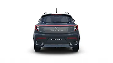 महिंद्रा XUV 3XO पीछे का व्यू महिंद्रा XUV 3XO पीछे का व्यू