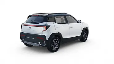 महिंद्रा XUV 3XO राइट रियर थ्री क्वार्टर महिंद्रा XUV 3XO राइट रियर थ्री क्वार्टर