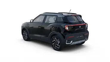 महिंद्रा XUV 3XO लेफ्ट रियर थ्री क्वार्टर महिंद्रा XUV 3XO लेफ्ट रियर थ्री क्वार्टर