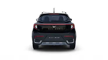 महिंद्रा XUV 3XO पीछे का व्यू महिंद्रा XUV 3XO पीछे का व्यू
