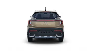 महिंद्रा XUV 3XO पीछे का व्यू महिंद्रा XUV 3XO पीछे का व्यू