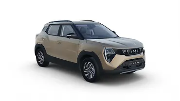 महिंद्रा XUV 3XO ठीक सामने तीन चौथाई महिंद्रा XUV 3XO ठीक सामने तीन चौथाई