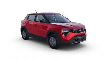 महिंद्रा XUV 3XO ठीक सामने तीन चौथाई महिंद्रा XUV 3XO ठीक सामने तीन चौथाई