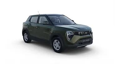 महिंद्रा XUV 3XO ठीक सामने तीन चौथाई महिंद्रा XUV 3XO ठीक सामने तीन चौथाई
