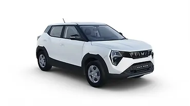 महिंद्रा XUV 3XO ठीक सामने तीन चौथाई महिंद्रा XUV 3XO ठीक सामने तीन चौथाई