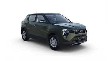 महिंद्रा XUV 3XO ठीक सामने तीन चौथाई महिंद्रा XUV 3XO ठीक सामने तीन चौथाई