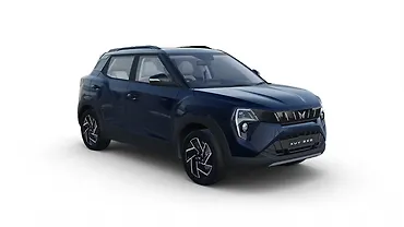 महिंद्रा XUV 3XO ठीक सामने तीन चौथाई महिंद्रा XUV 3XO ठीक सामने तीन चौथाई