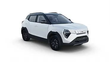 महिंद्रा XUV 3XO ठीक सामने तीन चौथाई महिंद्रा XUV 3XO ठीक सामने तीन चौथाई