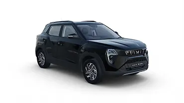 महिंद्रा XUV 3XO ठीक सामने तीन चौथाई महिंद्रा XUV 3XO ठीक सामने तीन चौथाई