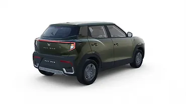 महिंद्रा XUV 3XO राइट रियर थ्री क्वार्टर महिंद्रा XUV 3XO राइट रियर थ्री क्वार्टर