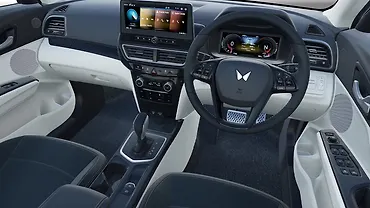 महिंद्रा XUV 3XO डैशबोर्ड महिंद्रा XUV 3XO डैशबोर्ड