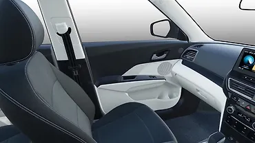 महिंद्रा XUV 3XO फ्रंट रौ सीट्स महिंद्रा XUV 3XO फ्रंट रौ सीट्स