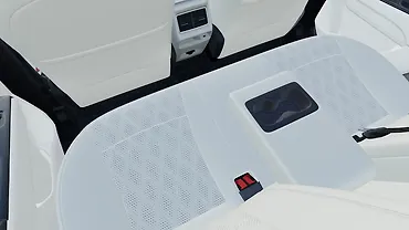 महिंद्रा XUV 3XO पीछे की रो में आइसोफ़िक्स चाइल्ड सीट माउंटिंग पॉइंट महिंद्रा XUV 3XO पीछे की रो में आइसोफ़िक्स चाइल्ड सीट माउंटिंग पॉइंट