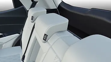 महिंद्रा XUV 3XO Rear seat head rest महिंद्रा XUV 3XO Rear seat head rest