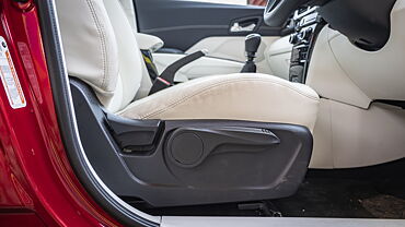 Mahindra XUV 3XO Seat Adjustment Manual for Driver