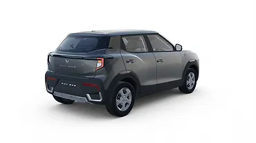 महिंद्रा XUV 3XO राइट रियर थ्री क्वार्टर महिंद्रा XUV 3XO राइट रियर थ्री क्वार्टर