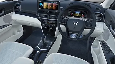 महिंद्रा XUV 3XO डैशबोर्ड महिंद्रा XUV 3XO डैशबोर्ड