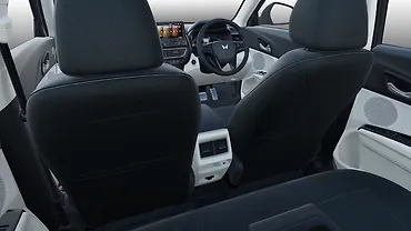 महिंद्रा XUV 3XO रियर रो एयर वेंट महिंद्रा XUV 3XO रियर रो एयर वेंट