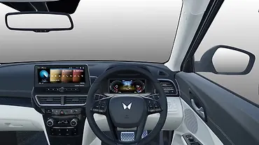 महिंद्रा XUV 3XO स्टीयरिंग व्हील महिंद्रा XUV 3XO स्टीयरिंग व्हील