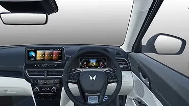 महिंद्रा XUV 3XO स्टीयरिंग व्हील महिंद्रा XUV 3XO स्टीयरिंग व्हील