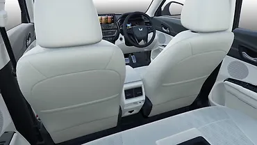 महिंद्रा XUV 3XO रियर रो एयर वेंट महिंद्रा XUV 3XO रियर रो एयर वेंट