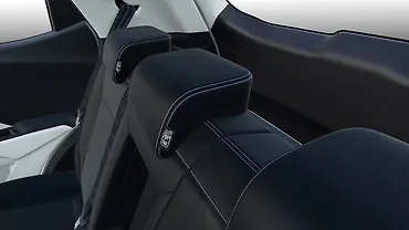 महिंद्रा XUV 3XO पीछे की सीटें महिंद्रा XUV 3XO पीछे की सीटें