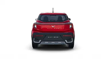 महिंद्रा XUV 3XO पीछे का व्यू महिंद्रा XUV 3XO पीछे का व्यू