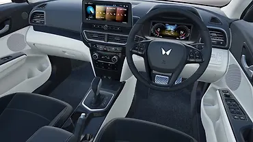 महिंद्रा XUV 3XO डैशबोर्ड महिंद्रा XUV 3XO डैशबोर्ड