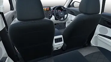 महिंद्रा XUV 3XO रियर रो एयर वेंट महिंद्रा XUV 3XO रियर रो एयर वेंट