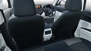 महिंद्रा XUV 3XO रियर रो एयर वेंट महिंद्रा XUV 3XO रियर रो एयर वेंट